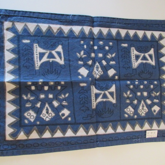 Blue Print Cotton Table Runner - Picture 2 of 8